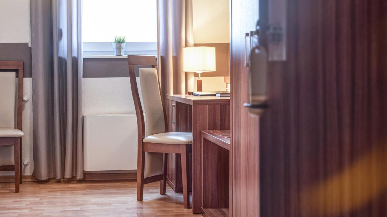 Standard Single Room,1385948255:JPEG