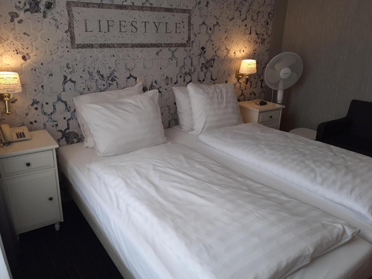 Budget Double Room,996972525:JPEG