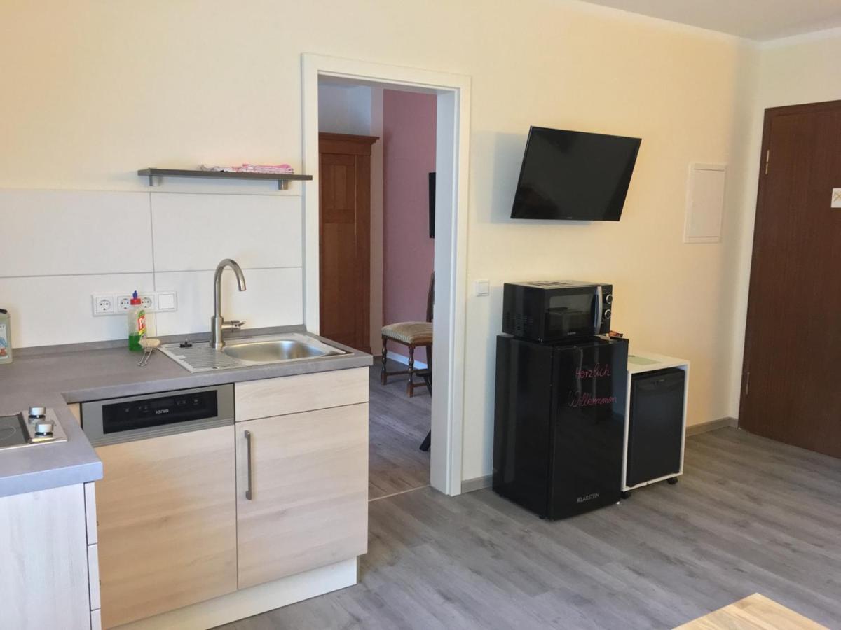 One-Bedroom Apartment,998579199:JPEG