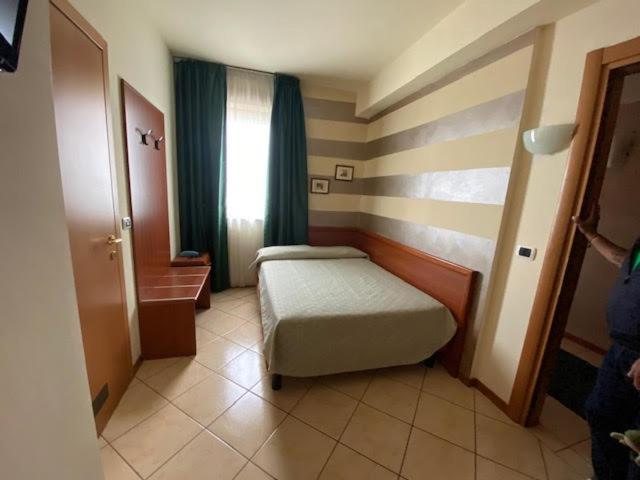 Single Room French Bed,995977684:JPEG