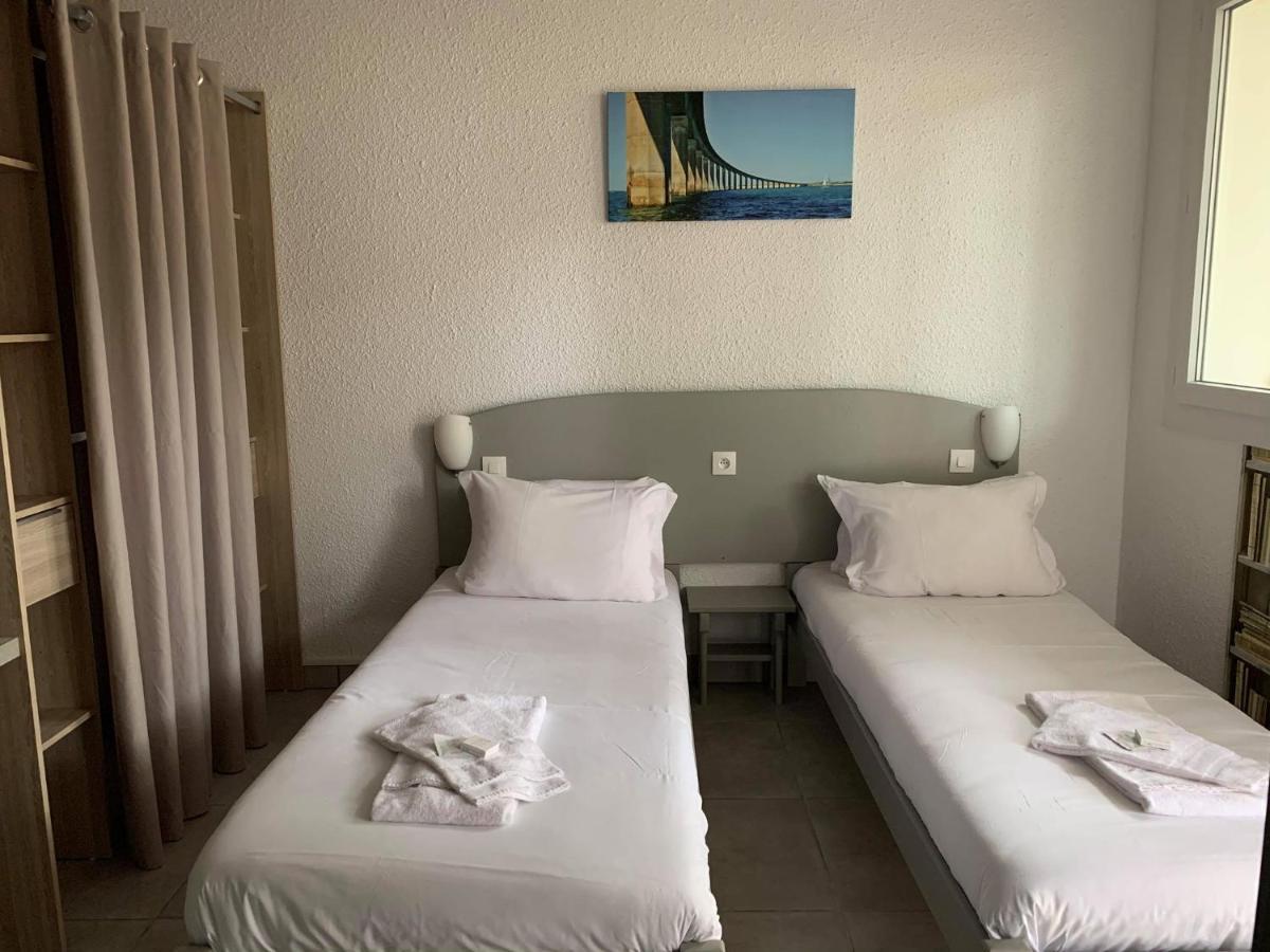 Twin Room,997856952:JPEG