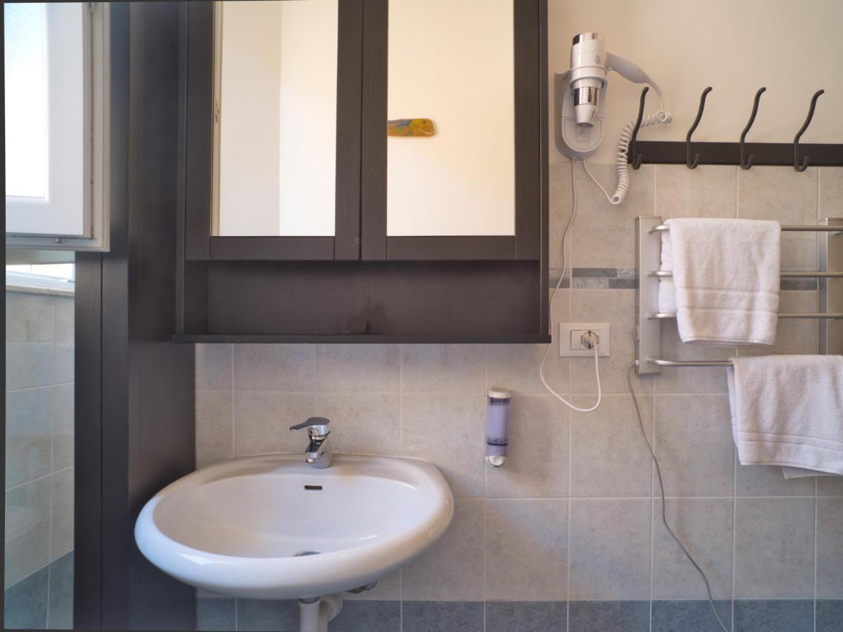 Deluxe Room,997889226:JPEG
