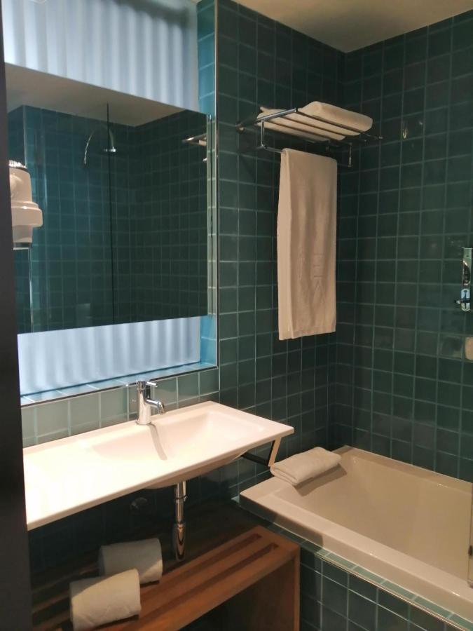 Suite with River View,997910469:JPEG