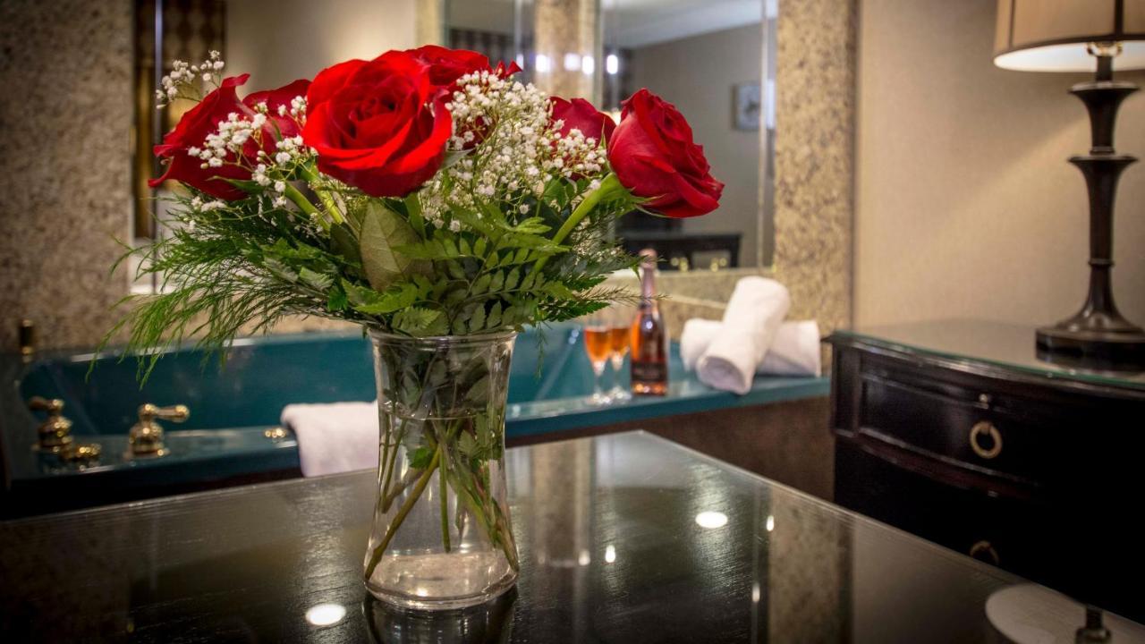 King Suite Spa Bath