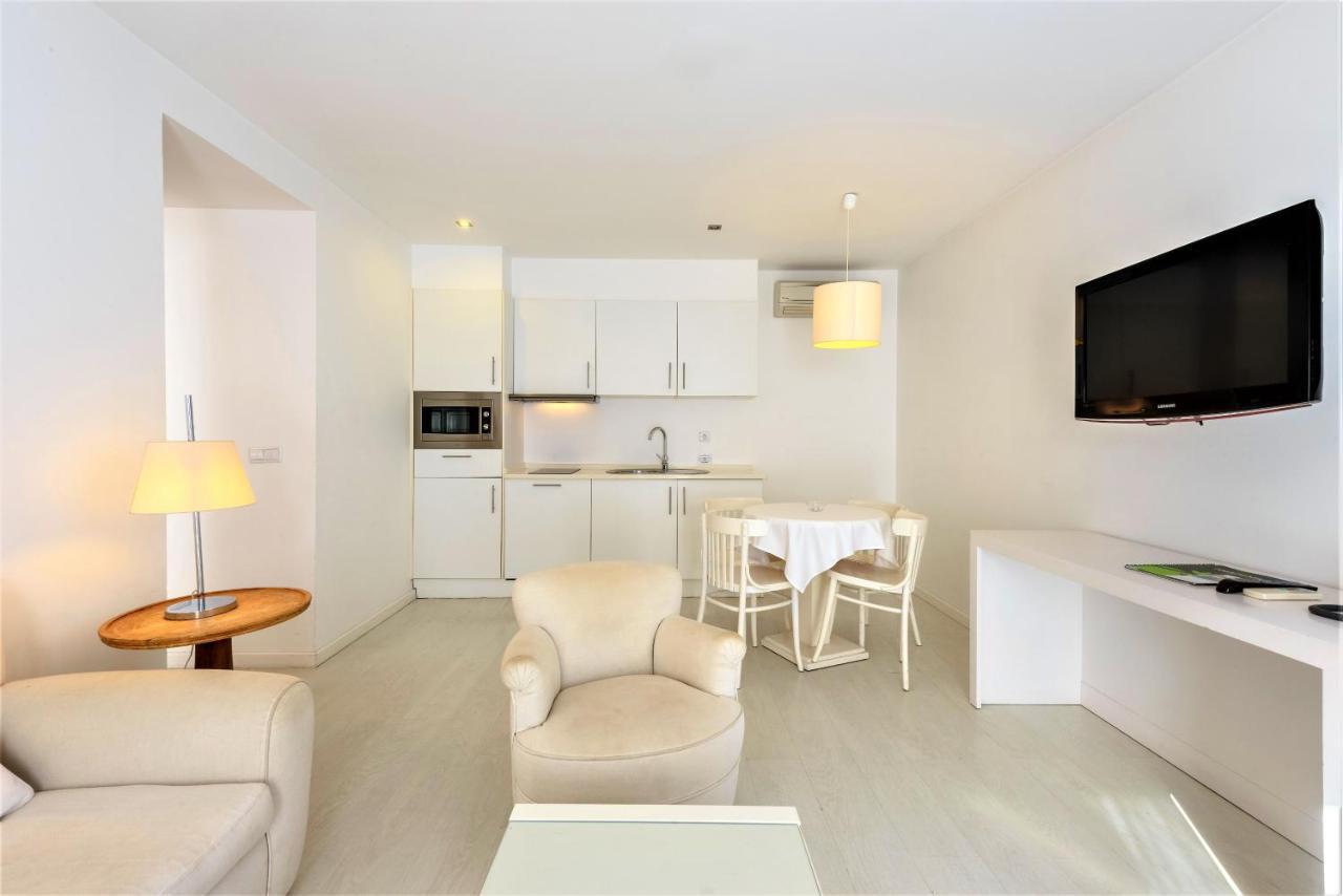 One-Bedroom Apartment,998657571:JPEG