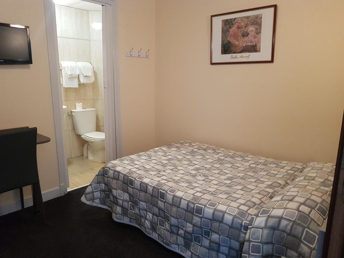 Single Room,998854020:JPEG