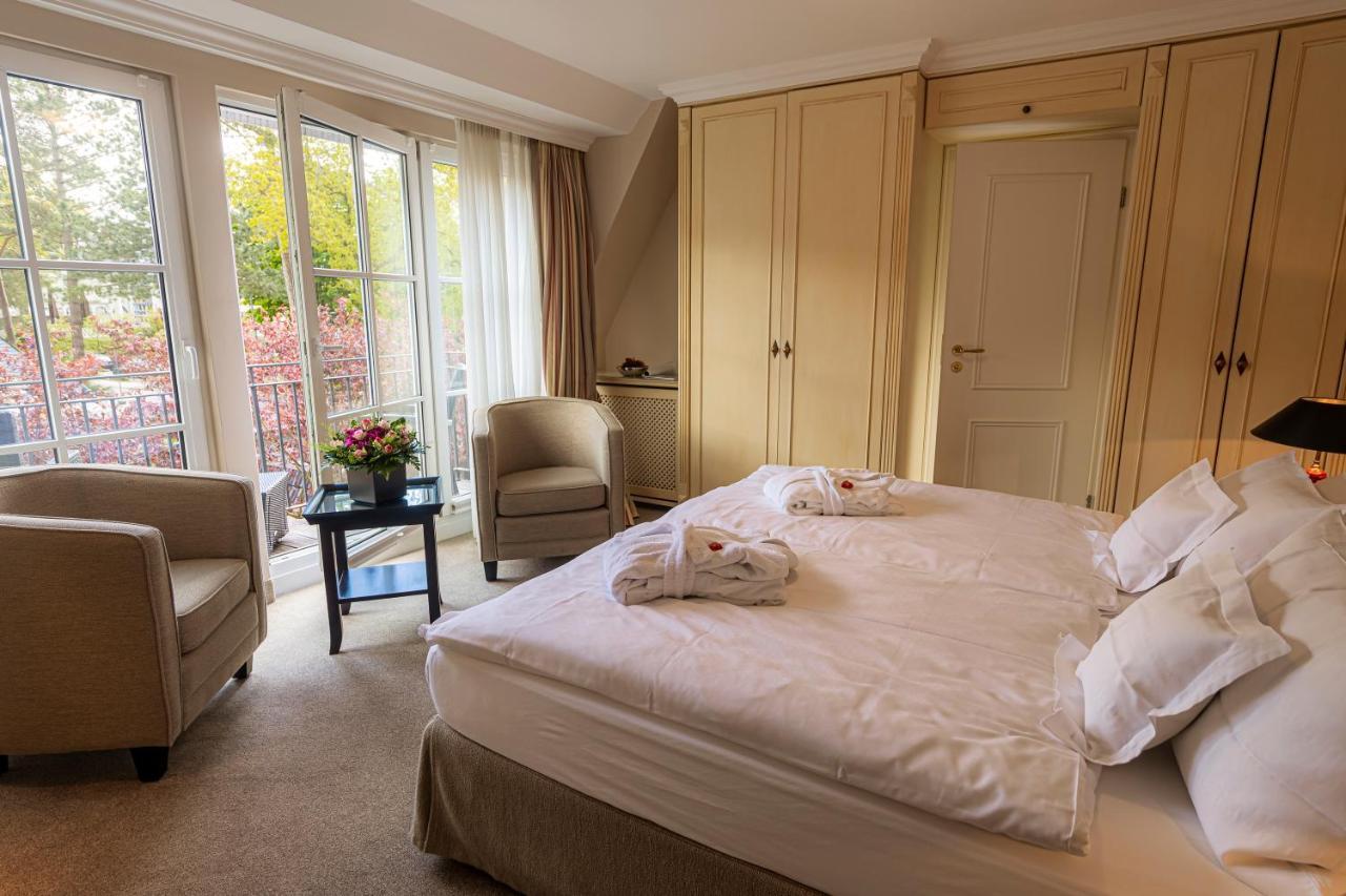 Standard Double Room with Balcony - 11,998910414:JPEG
