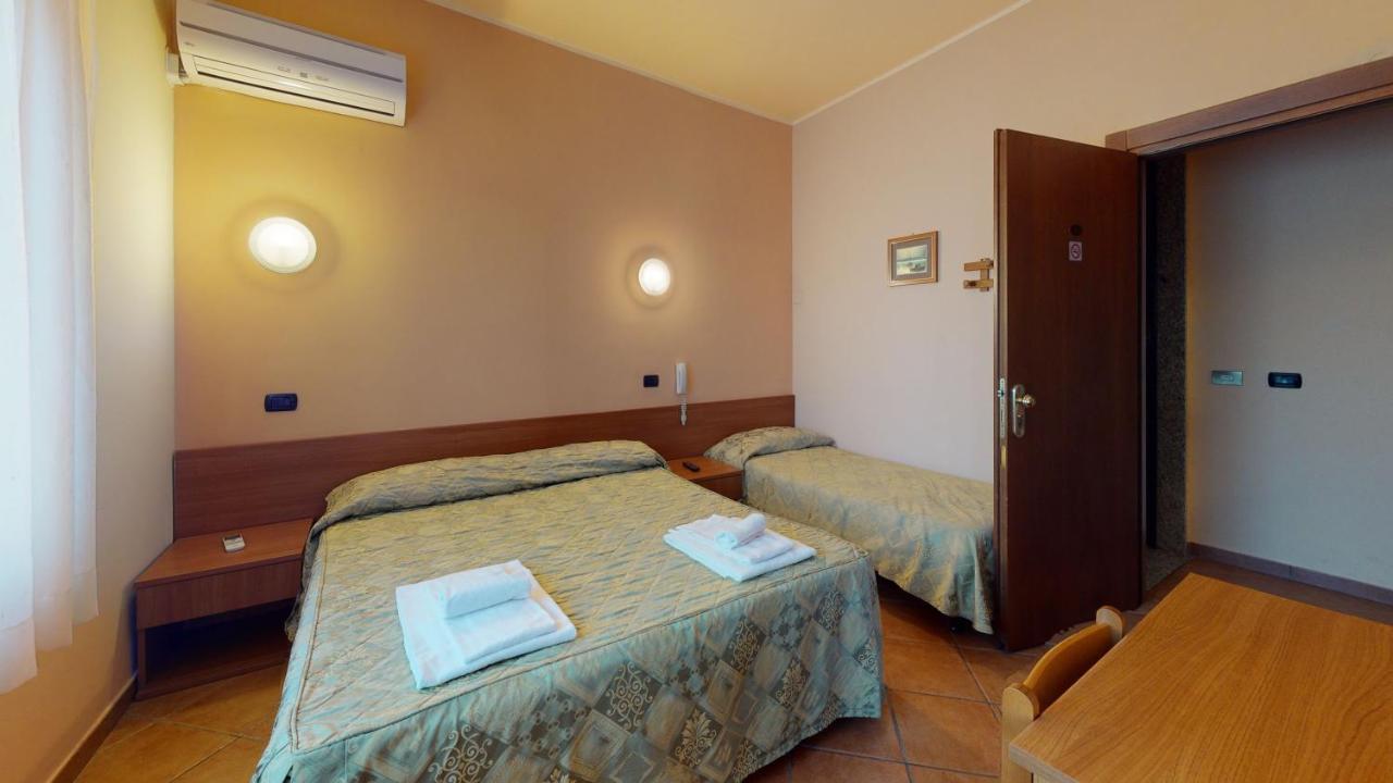 Triple Room,999107037:JPEG