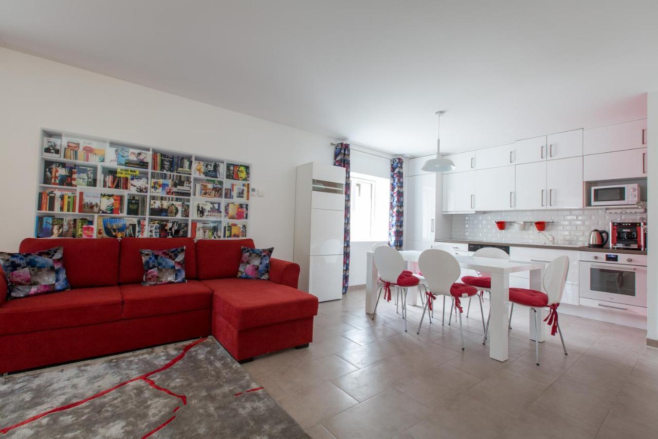 Two-Bedroom House,997707324:JPEG