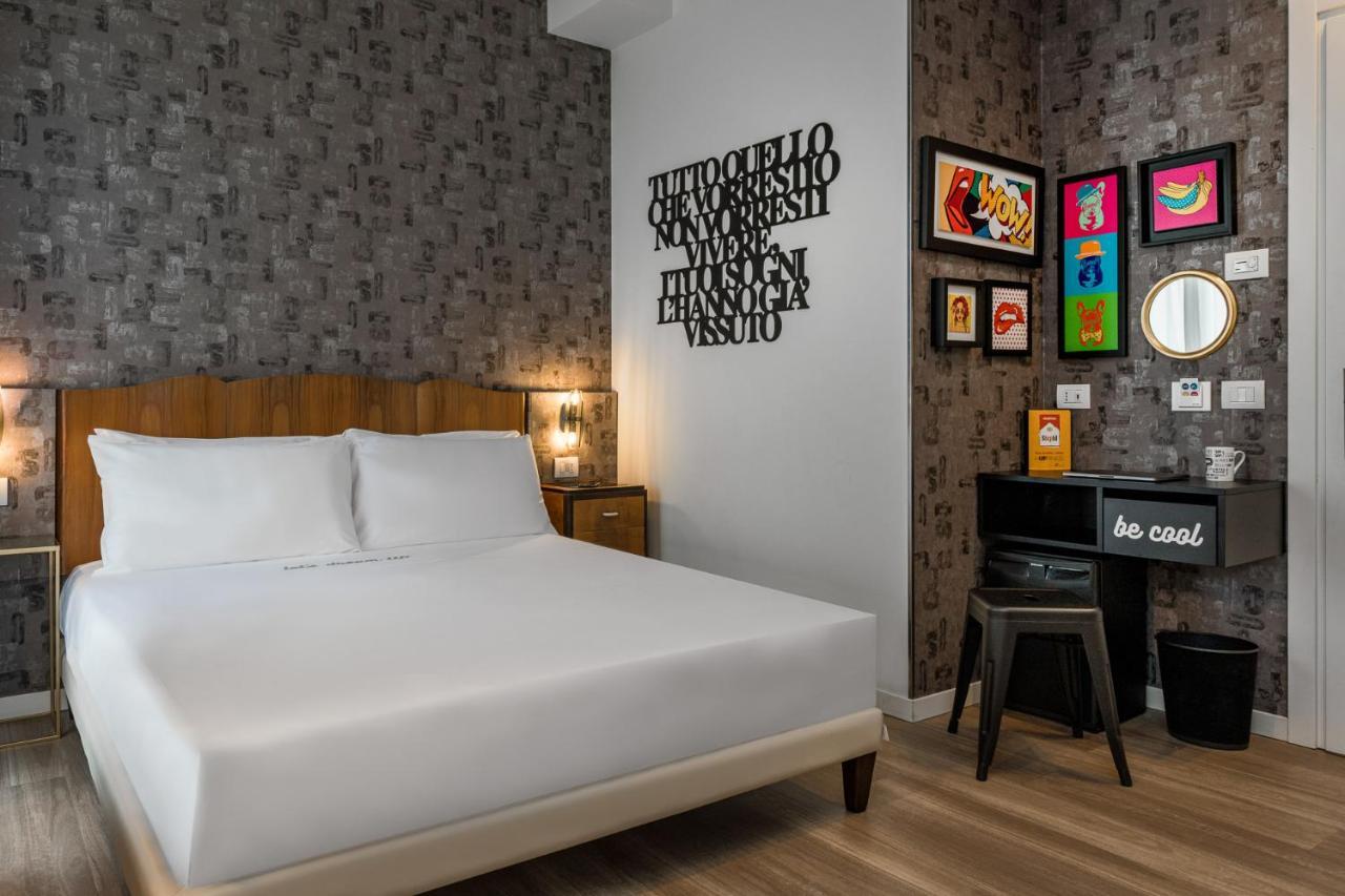 Standard Double Room with Balcony,253306185:JPEG