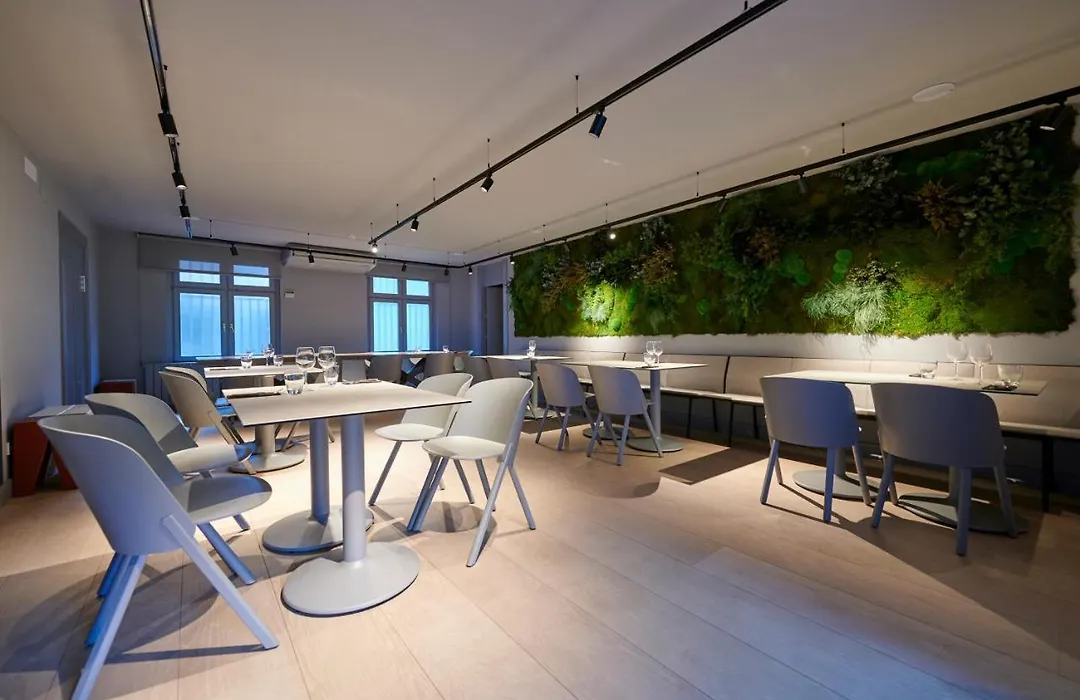 Hostal Lola-1