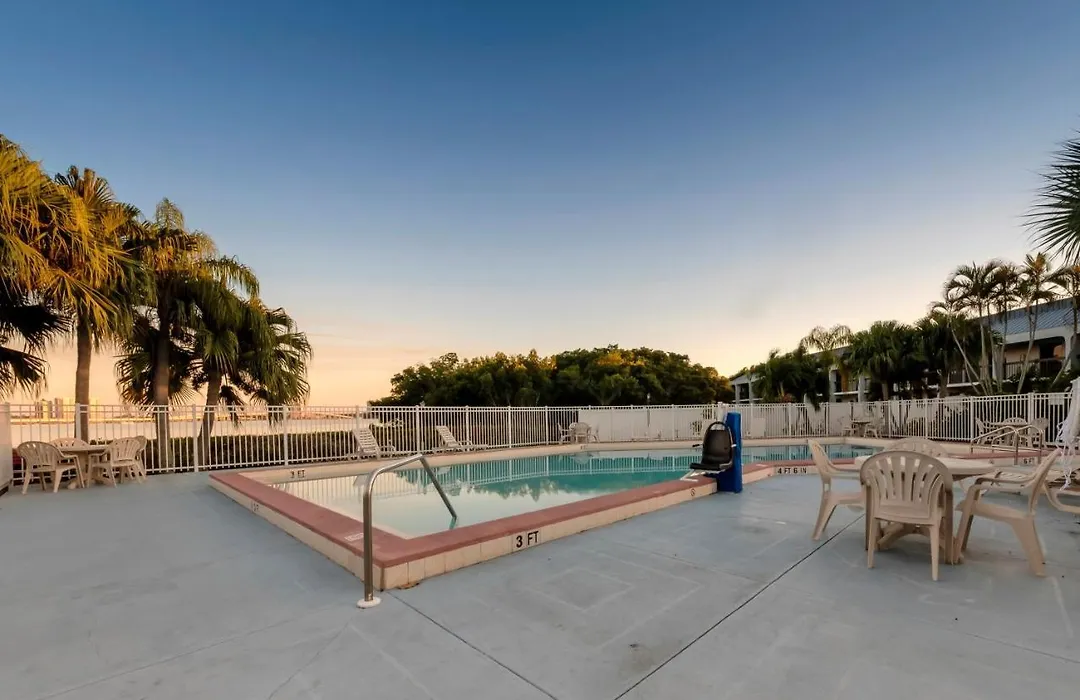 Red Roof Inn Ft. Myers-1