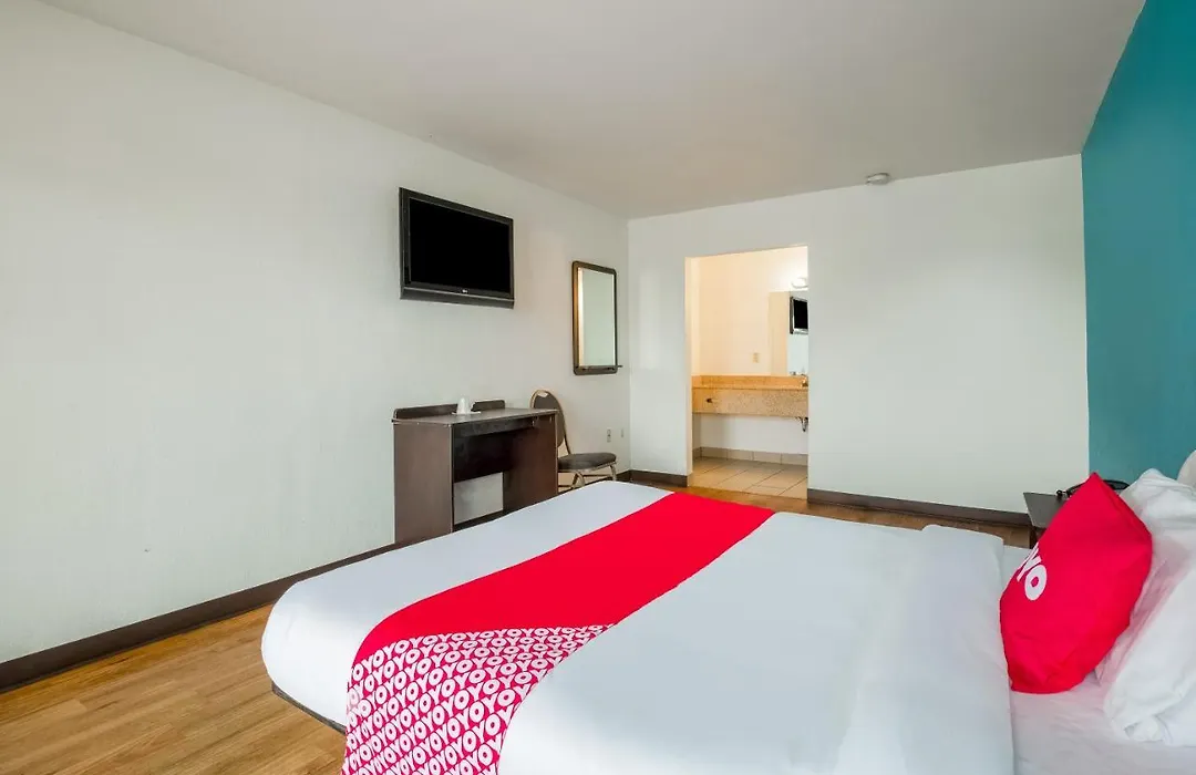Oyo Hotel St. Louis Lambert Airport-1
