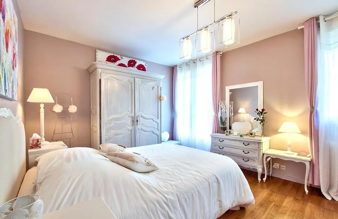 ! A découvrir ! NATURALBNB - Chambres d'hôtes zen au calme - Top confort et reposant - PARKING GRATUIT SECURISE - Garage vélos et motos - OFFERT COPIEUX PETIT DEJEUNER fait maison sucré-salé, local et bio - Accueil et convivialité garantis !-1