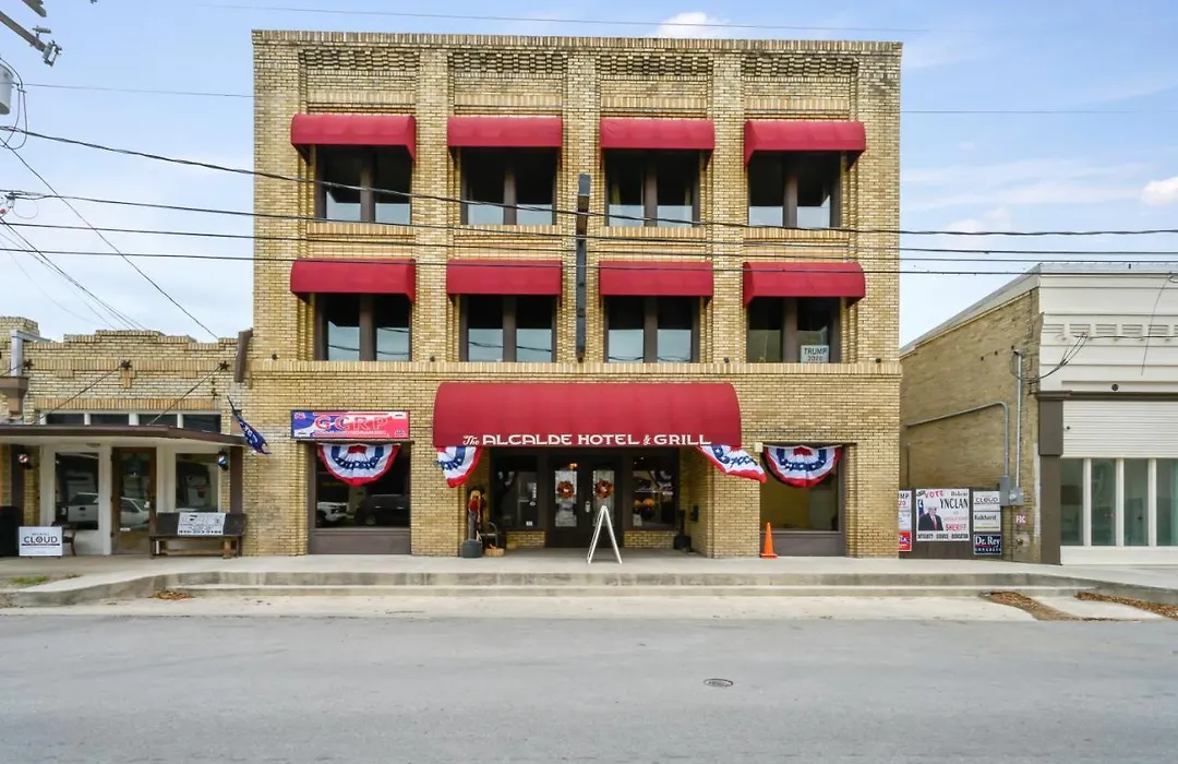 The Alcalde Hotel By Oyo-1