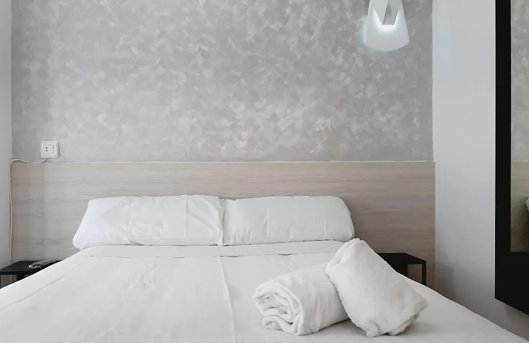 Hostal Lucia By Gaiarooms-1