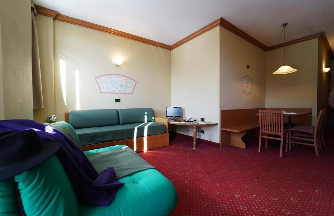 Palace Pontedilegno Resort-1