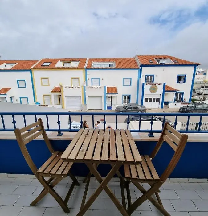 Be Baleal Surfhouse-1