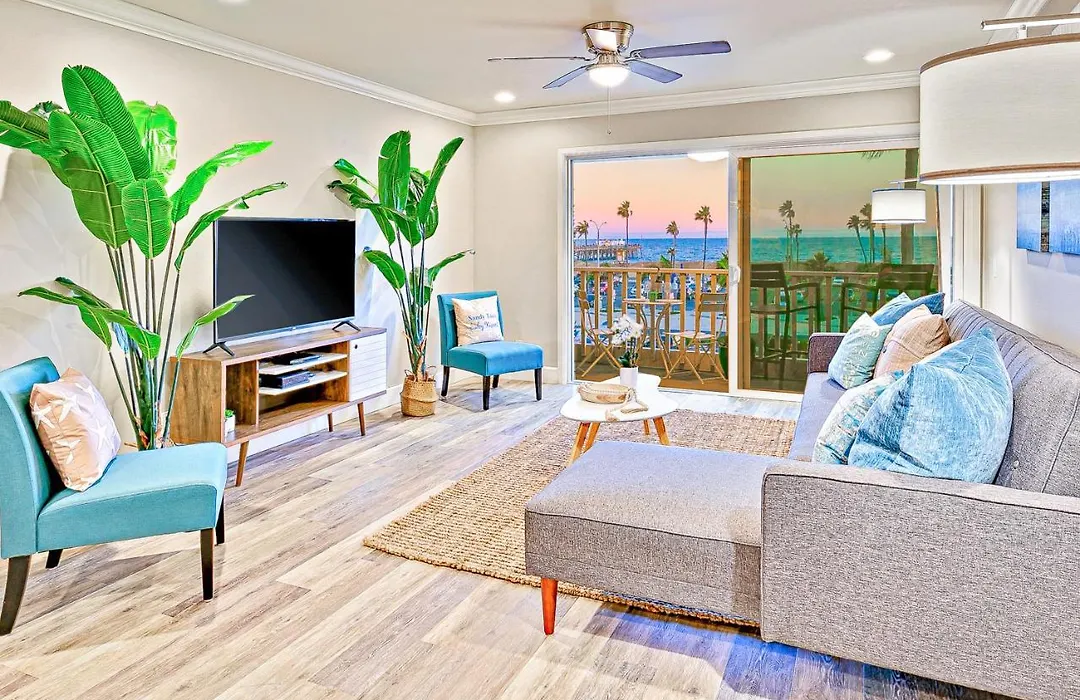 Balboa Pier House-1