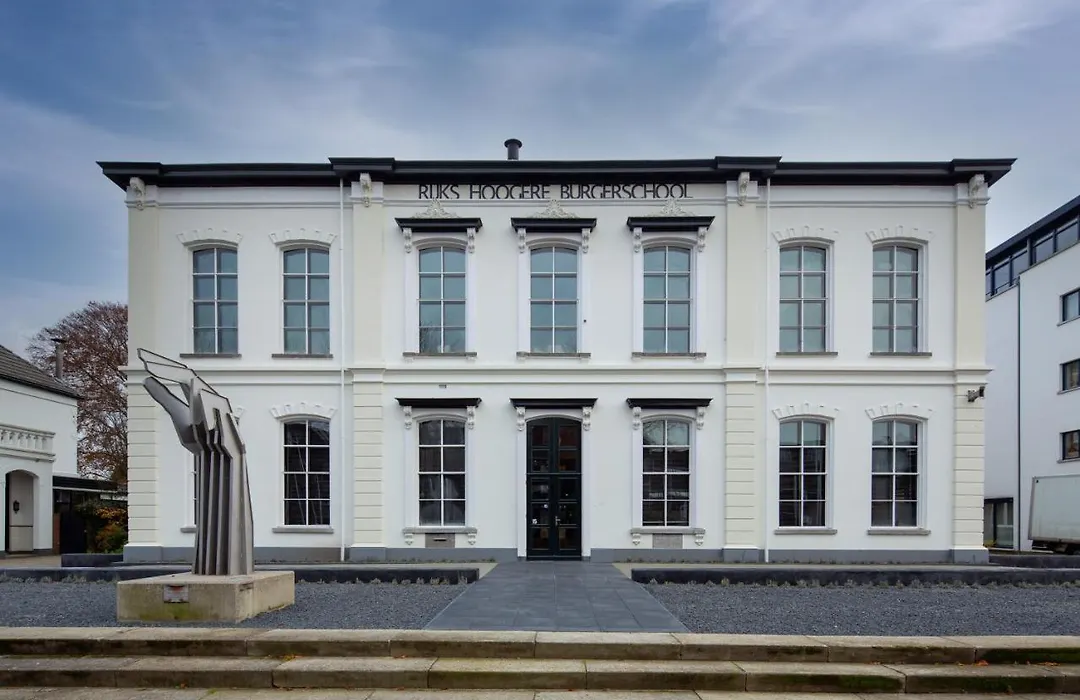 Oldschool Hotel-1