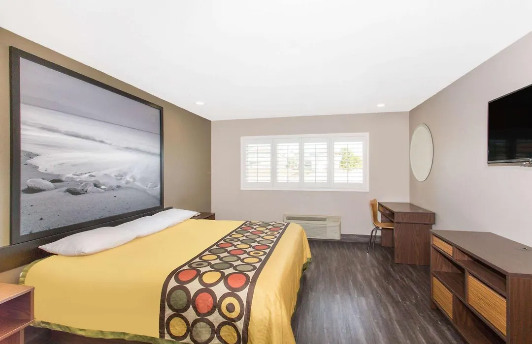 Super 8 By Wyndham National City Chula Vista-1