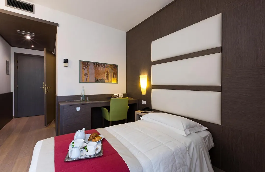 Hotel Victoria-1