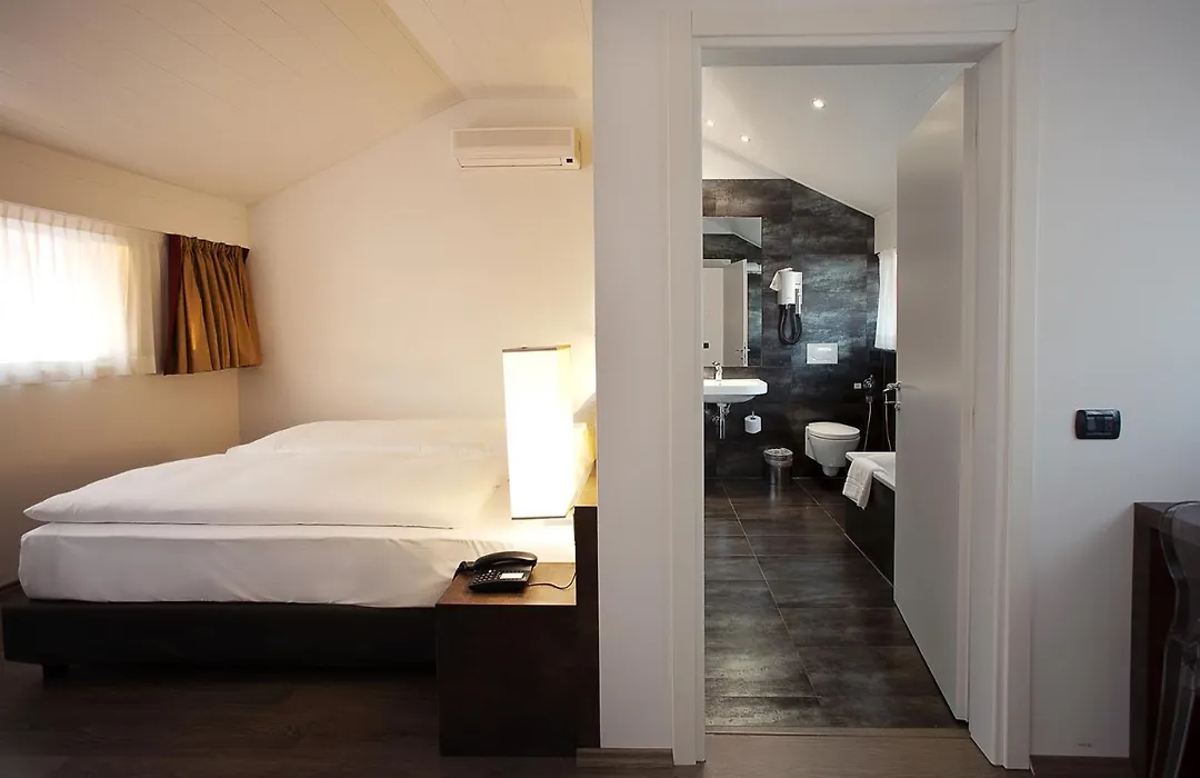 Hotel Internazionale Bellinzona-1