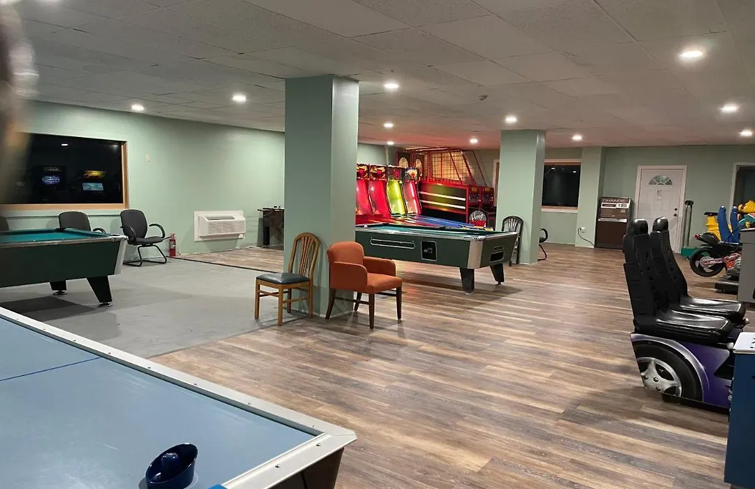 Days Inn By Wyndham Lincoln-1