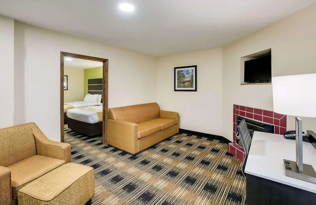 Quality Inn & Suites Mt Chalet-1