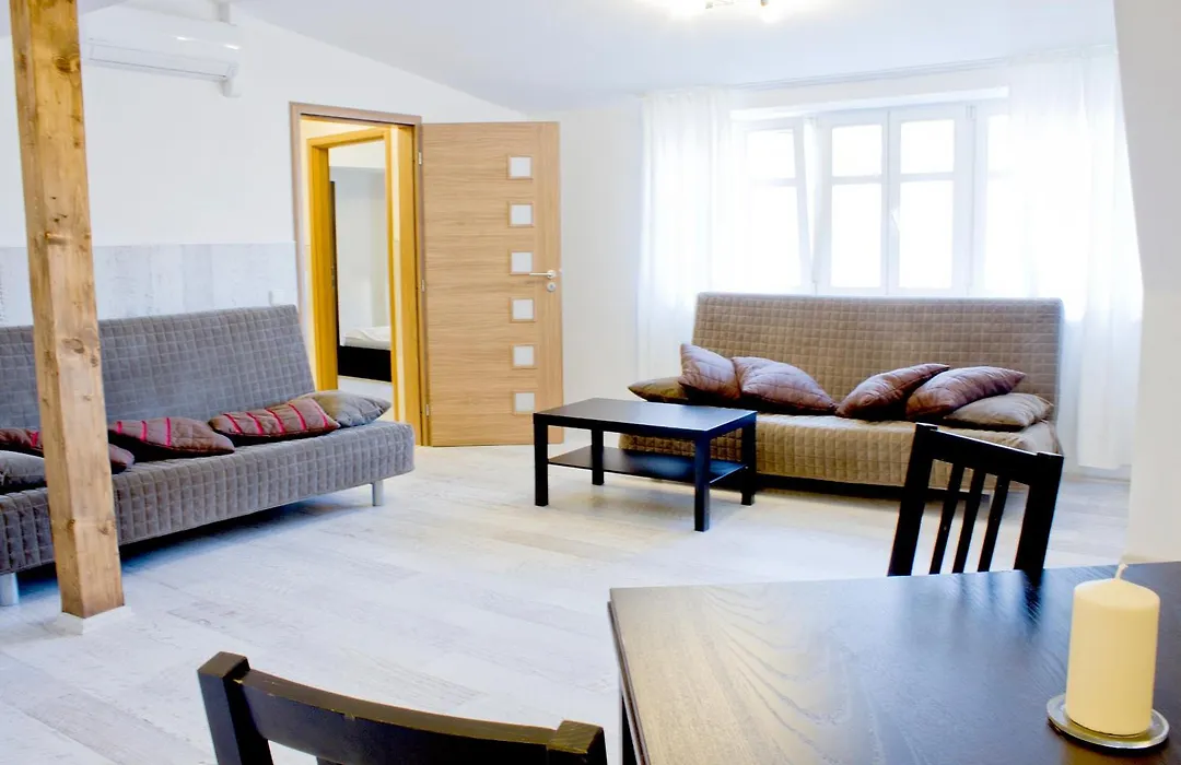 Royal Court Legerova-1
