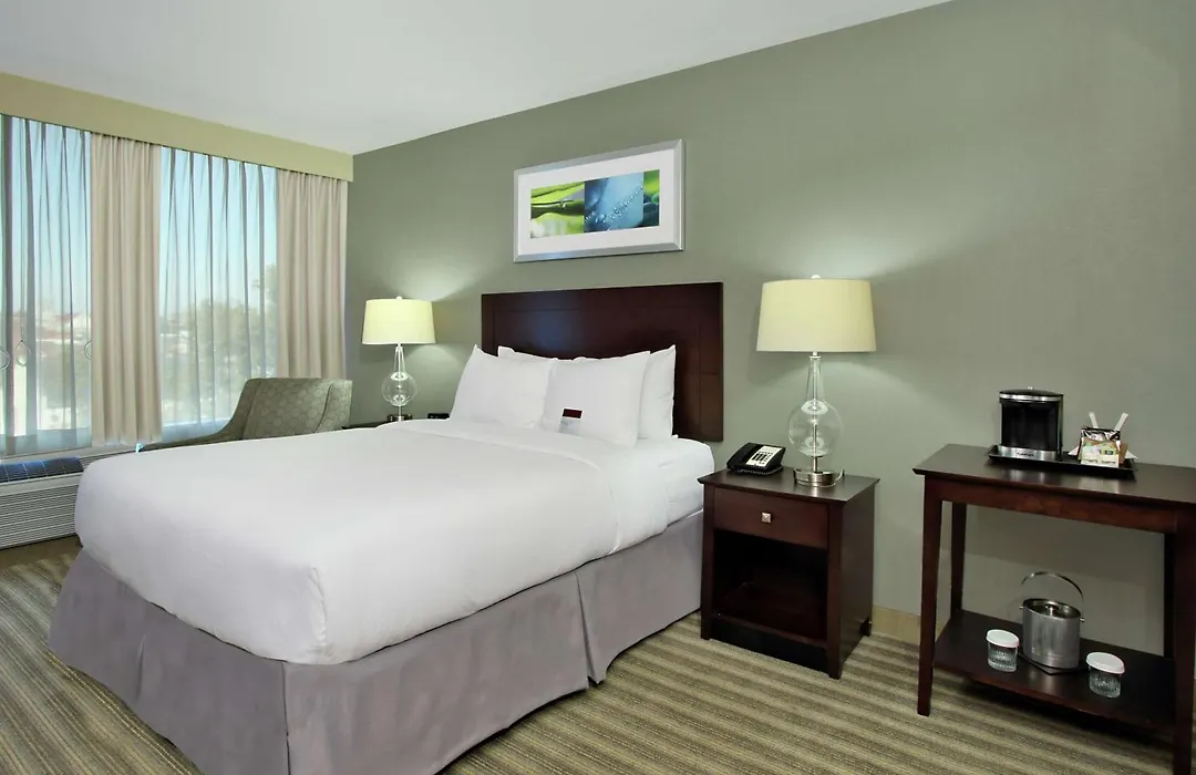 Doubletree By Hilton Newark-1