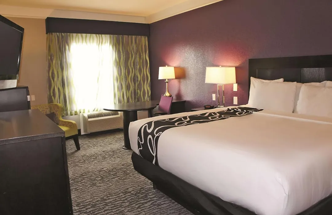 La Quinta By Wyndham Pearland-1