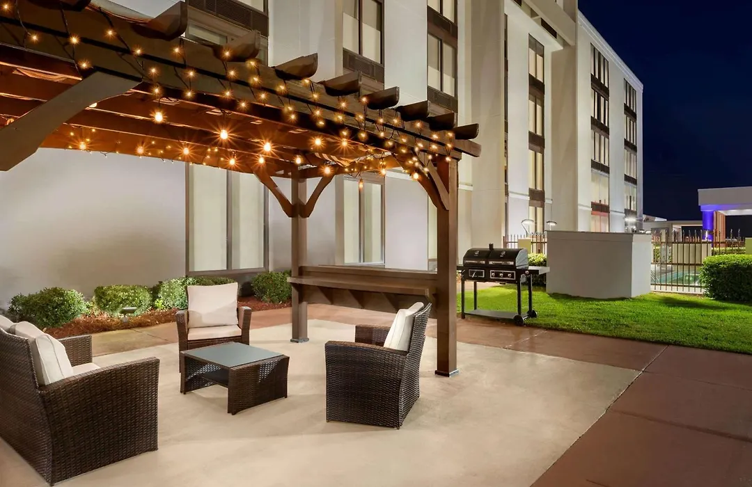 La Quinta Inn & Suites By Wyndham Dothan-1