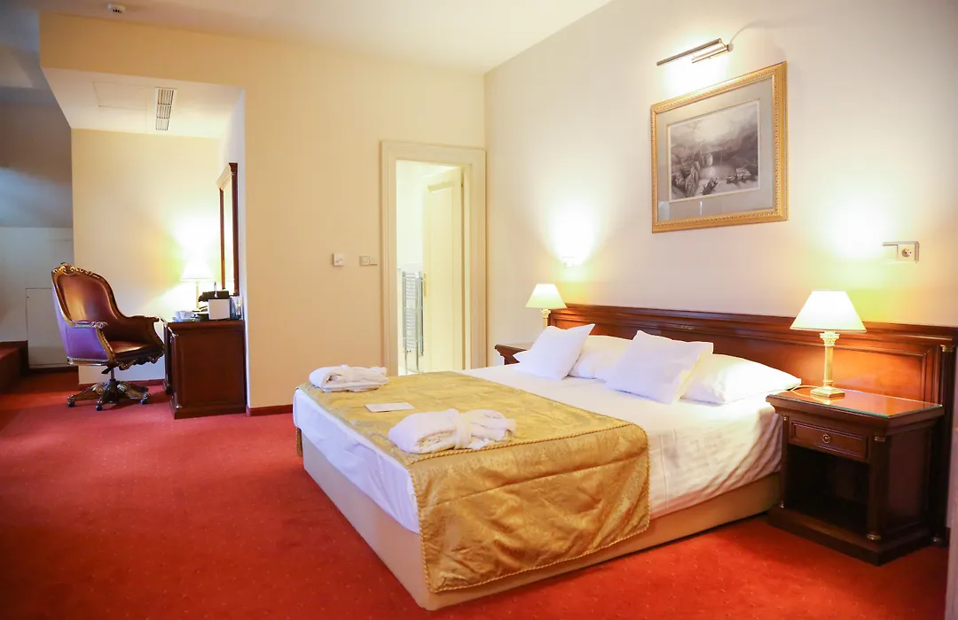 Savoy Westend Hotel-1
