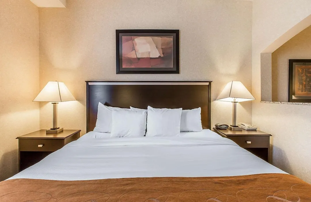 Comfort Suites Summit County-1