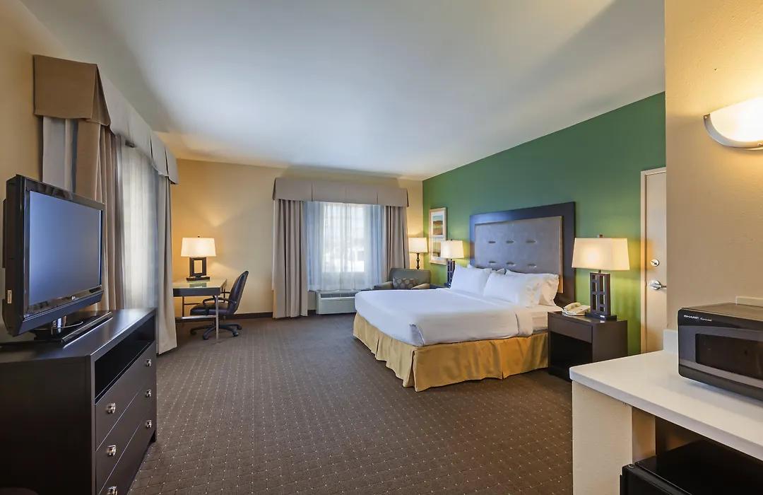 Holiday Inn Express Hotel & Suites Eagle Pass By Ihg-1