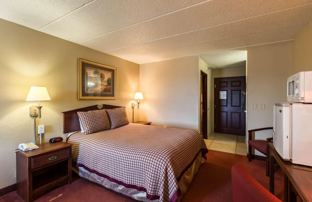 Rodeway Inn-1