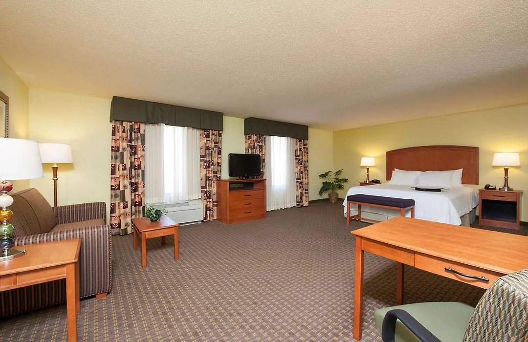 Hampton Inn Macomb-1