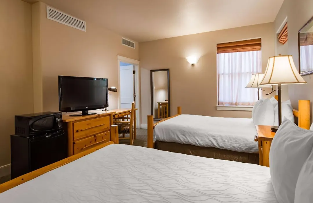 Best Western Plus Plaza Hotel-1