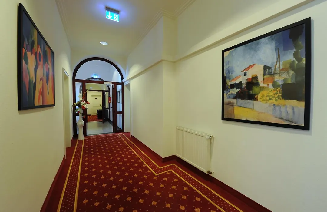 Best Western Hotel Kaiserhof-1