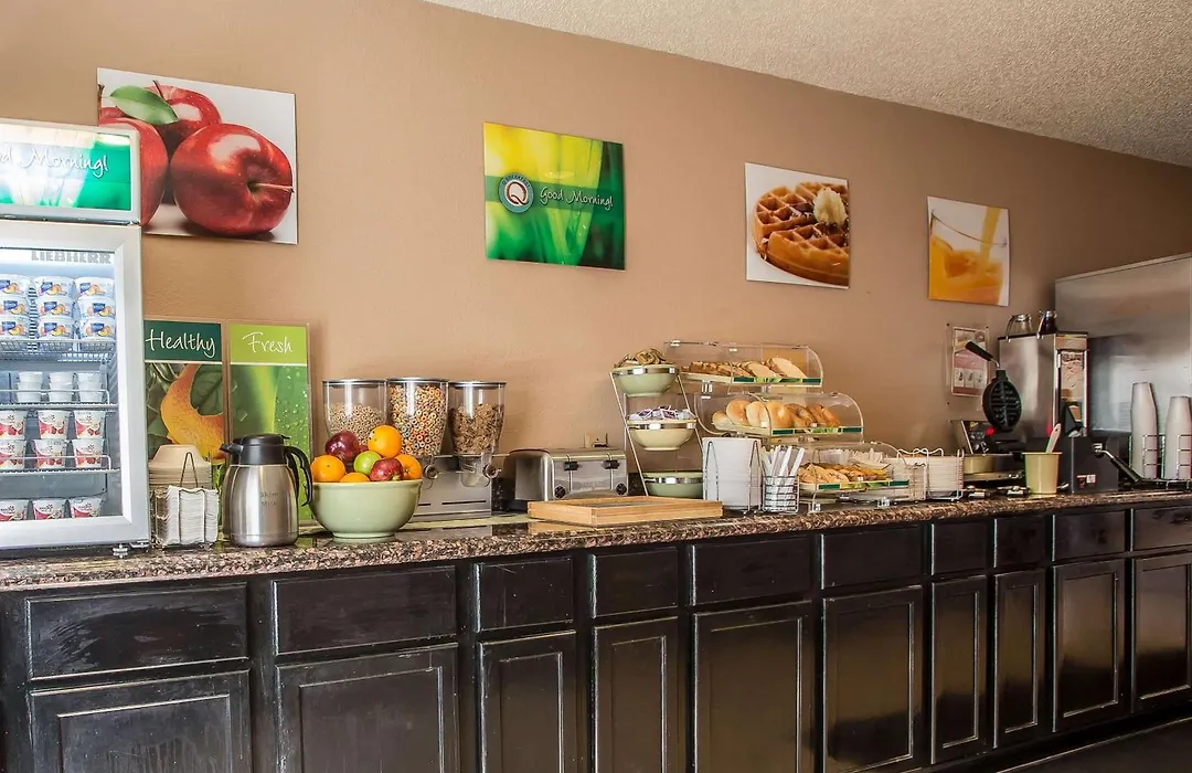 Quality Inn & Suites West Bend-1