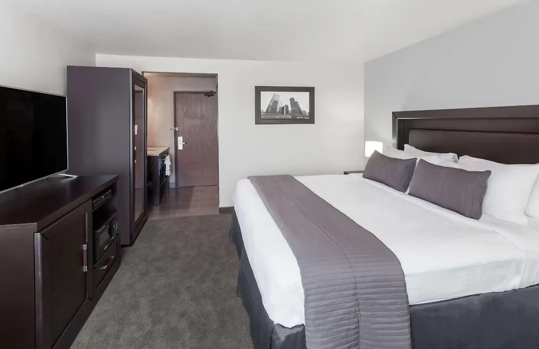 Baymont By Wyndham Glenview-1