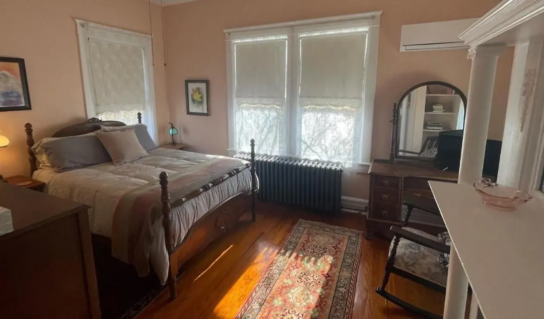 The Grey Swan Inn Llc-1