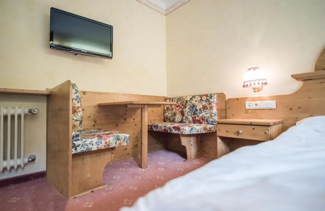 Hotel Edelweiss-1