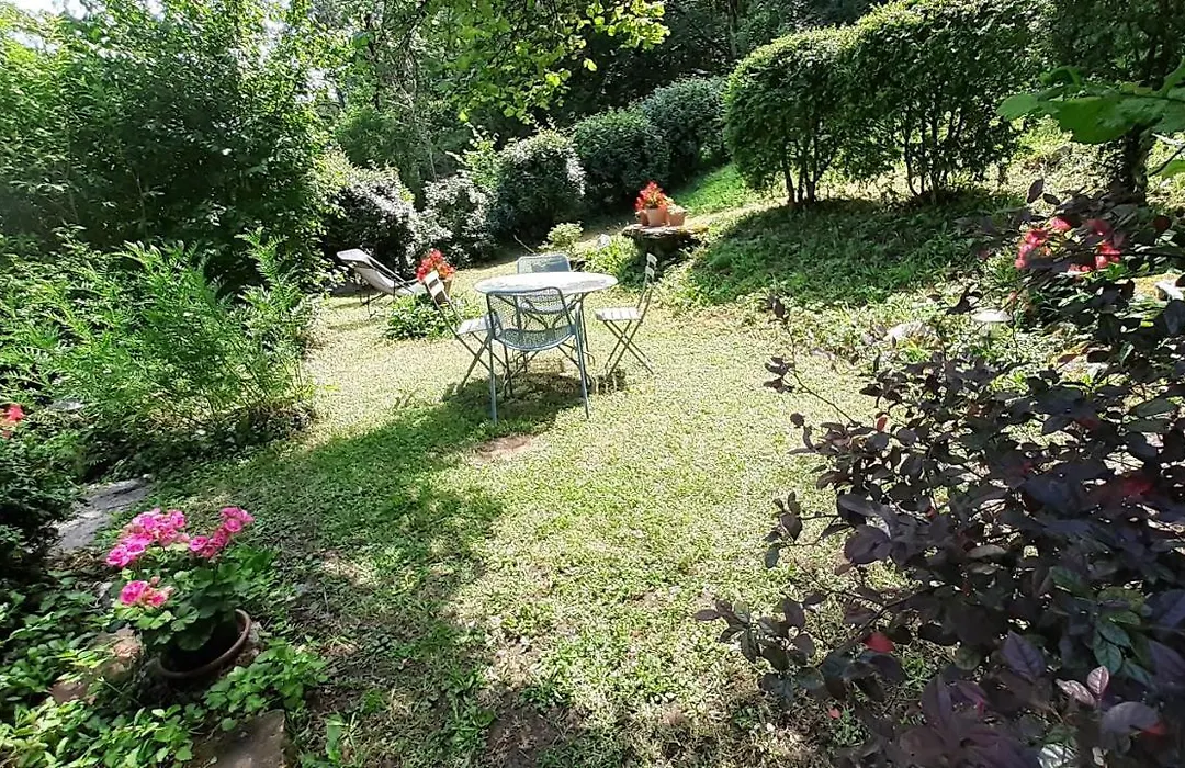 Charme et jardin cœur St Cirq - Appartements-1