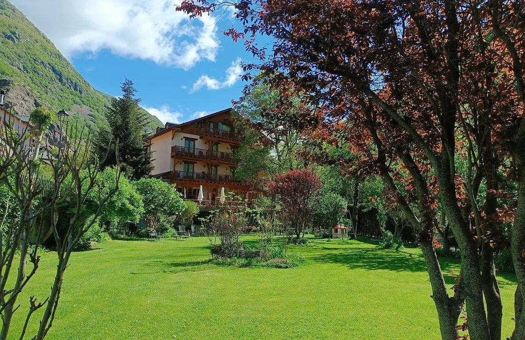 Hotel Estanys Blaus-1