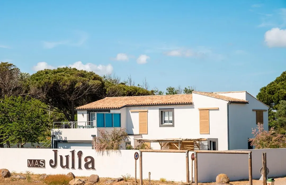 Mas Julia-1