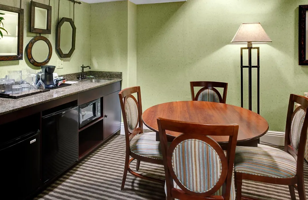 Holiday Inn Express Hotel & Suites Atlanta Buckhead By Ihg-1