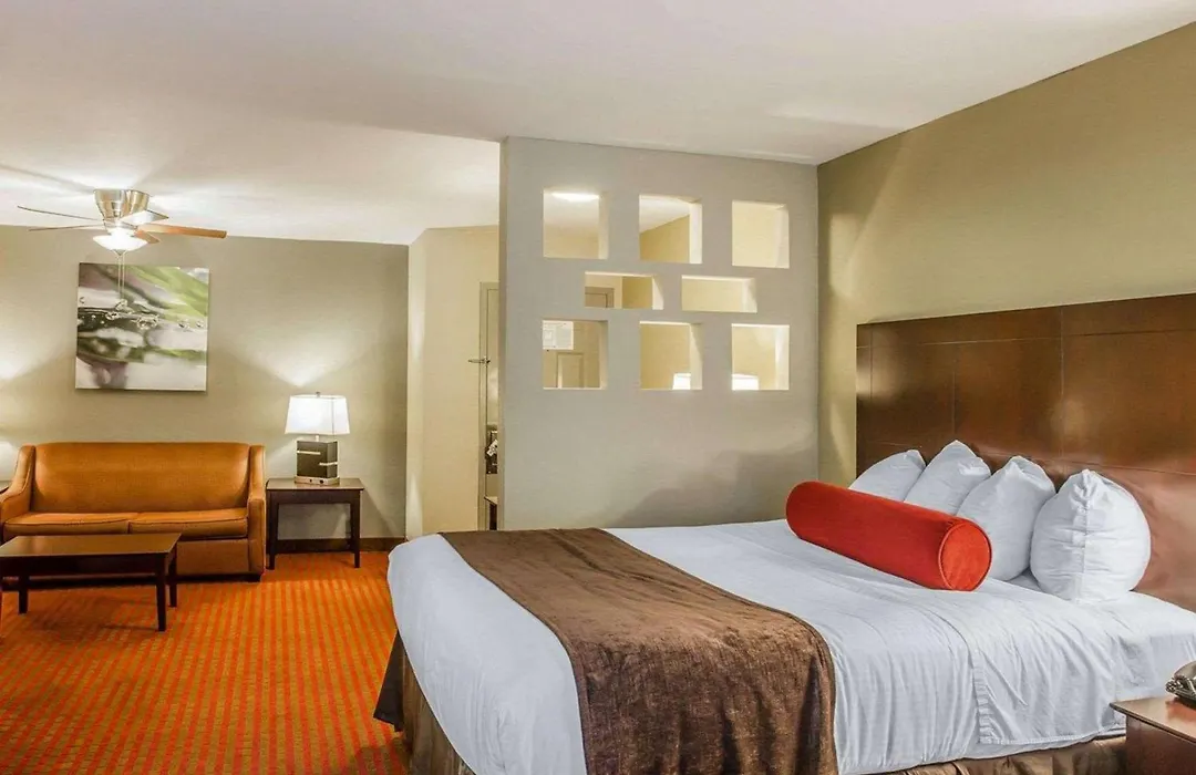 Quality Suites Nashville Airport-1