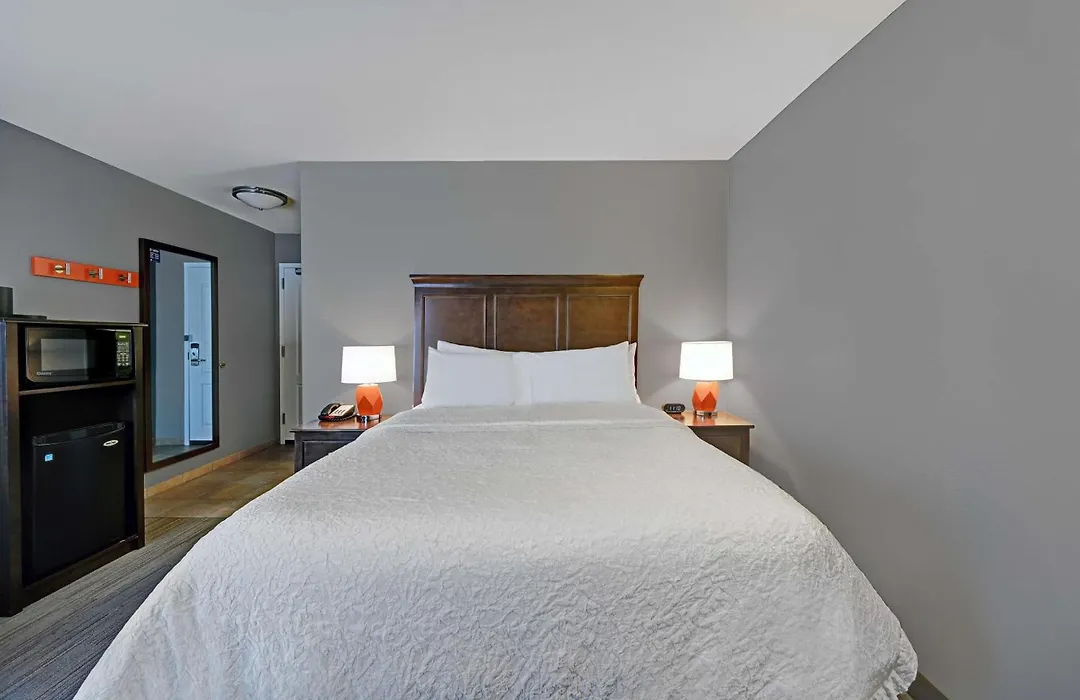 Hampton Inn Farmington-1
